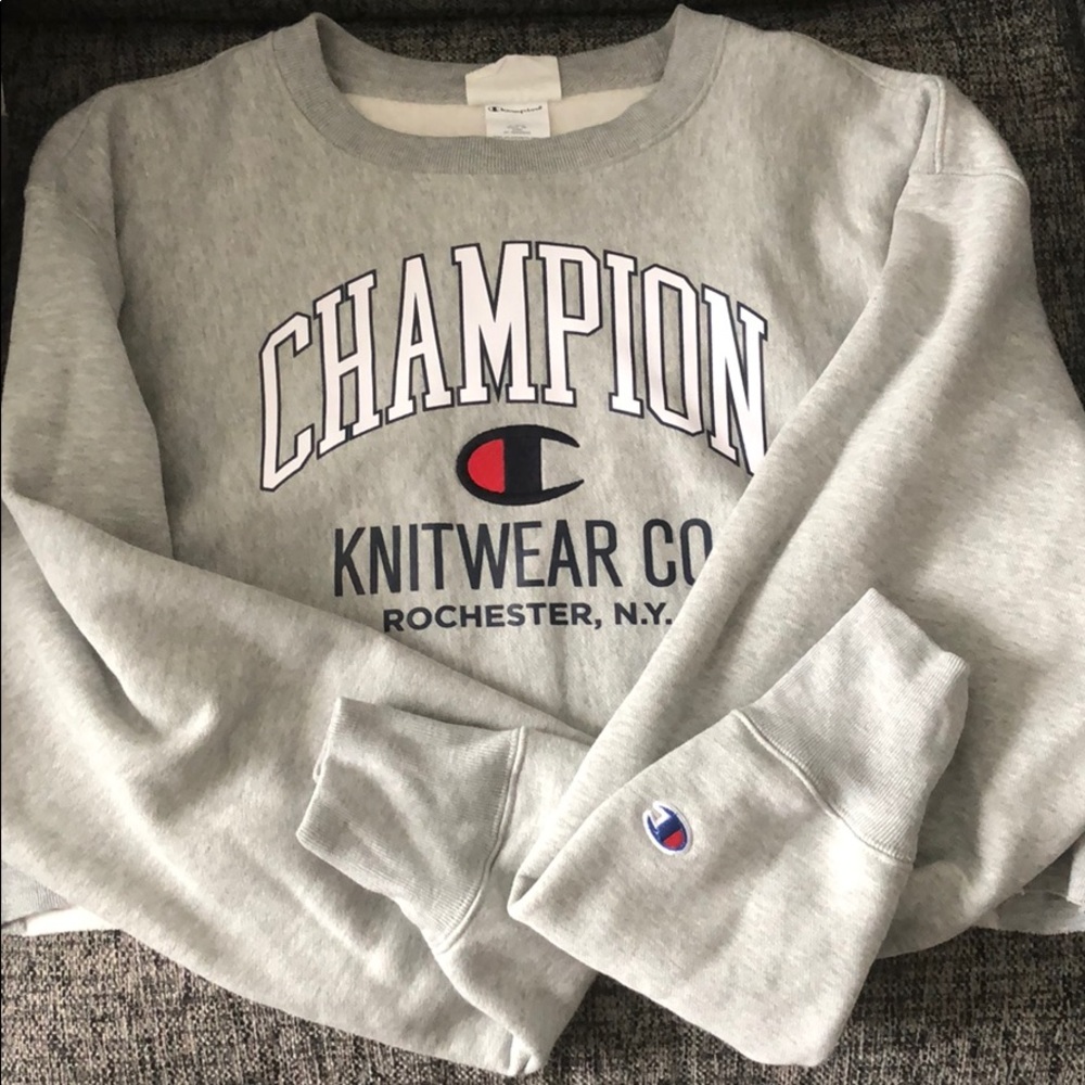 Cropped champion sweatshirt